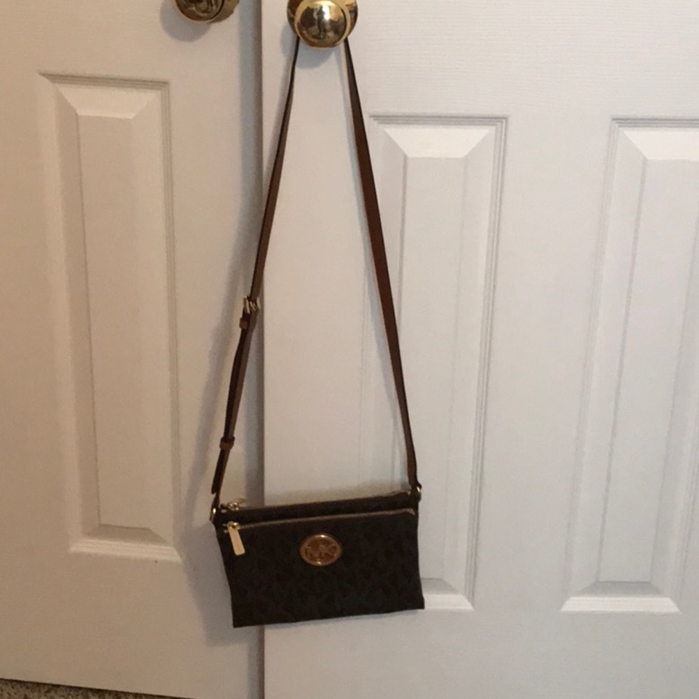 Signature Michael Kors Crossbody